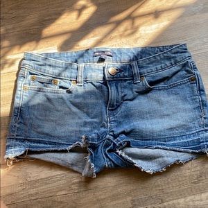 Low rise gap shorts